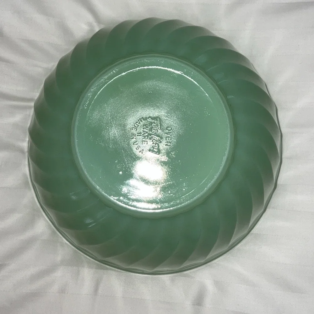 Vintage Fire King Jadeite Green Swirl Mixing Bowl 8